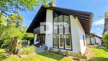 Großzügiges Mehrgenerationenhaus mit variabler Nutzung in begehrter Randlage inkl. 3er Carport 37127 Bühren b Göttingen, Zweifamilienhaus